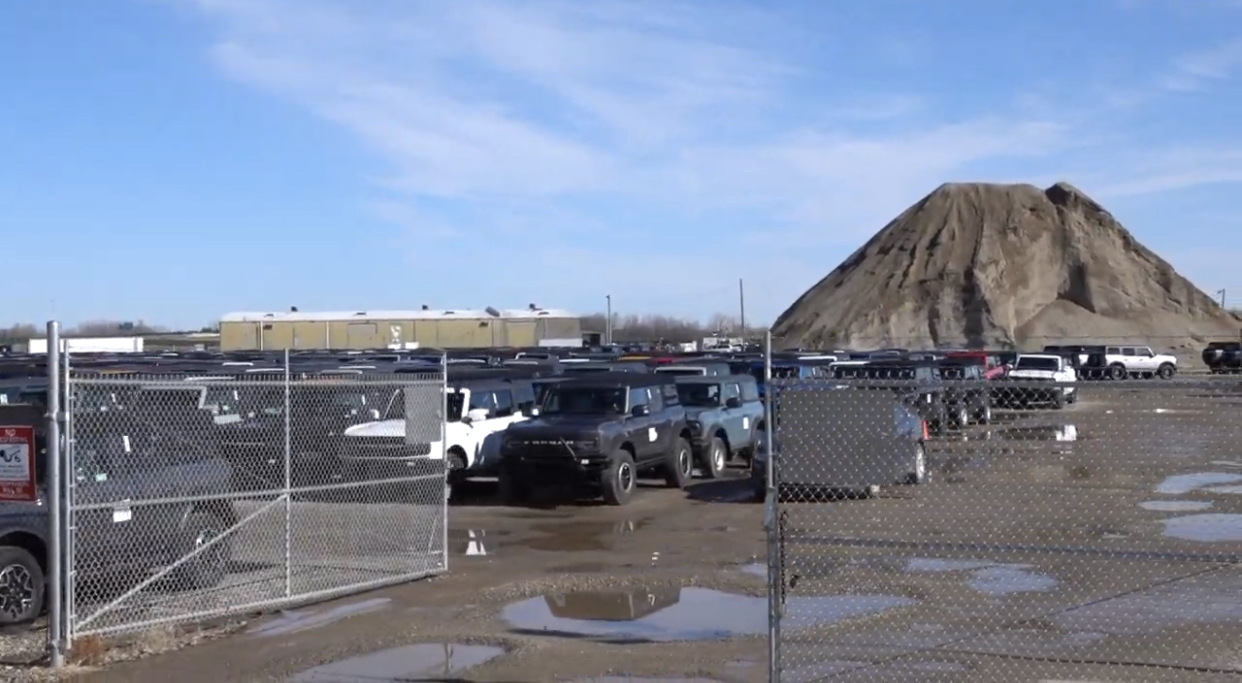 Ford Bronco Video: Bronco Spring Mountain (Holding Yard) as of 3/20/22 DC7F3B65-4BB9-47C4-9F7F-749B1133F3C1
