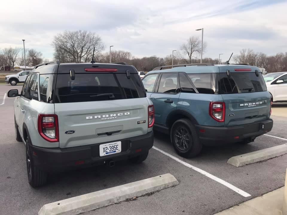 Ford Bronco Area 51 vs Cactus Gray side-by-side comparison (on Sport) EEA0CA72-DC2D-4E28-863D-D941B826B36F