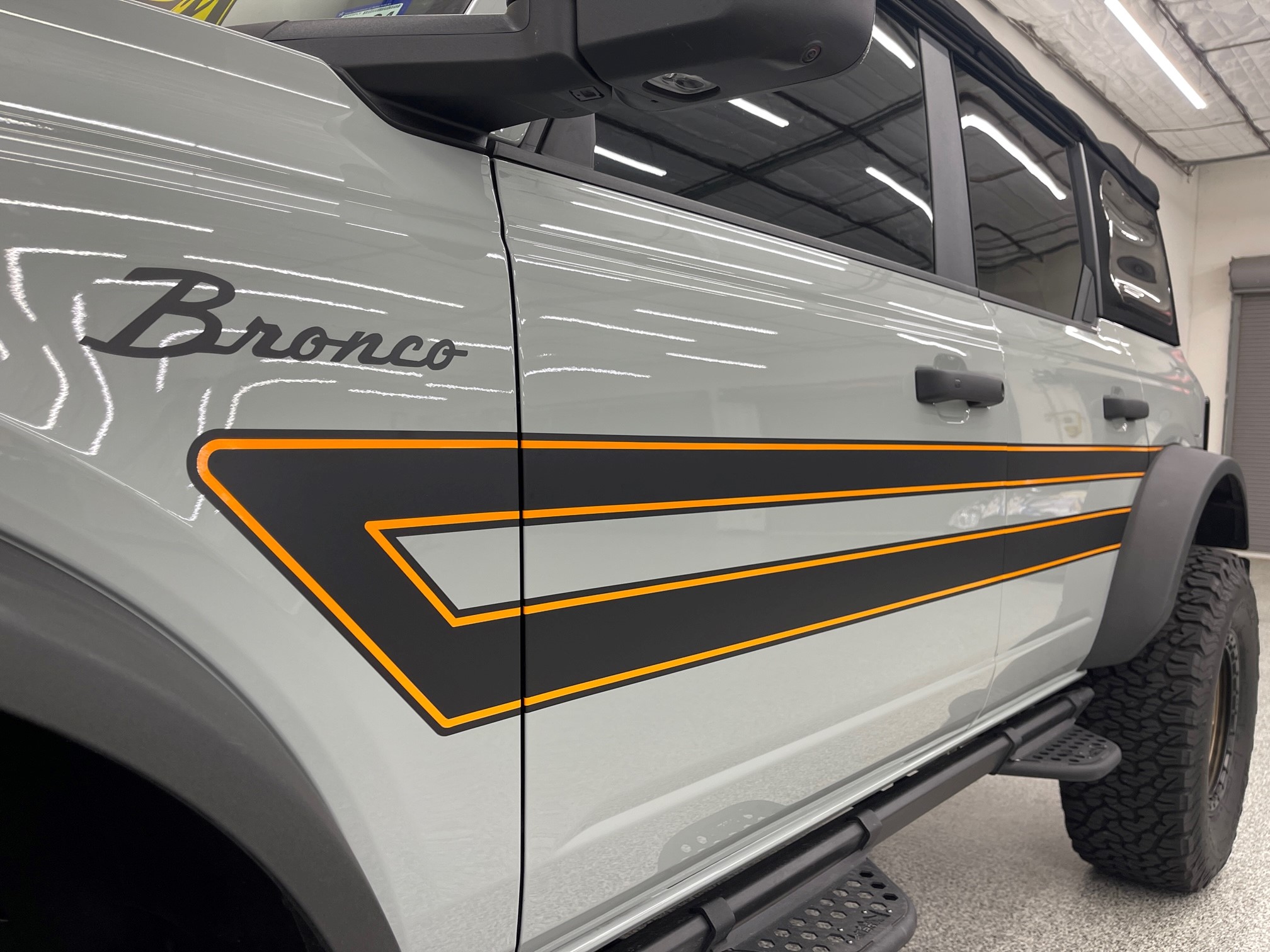 Ford Bronco Bronco "Explorer" kit:  photos and info Explorer orng pin 03