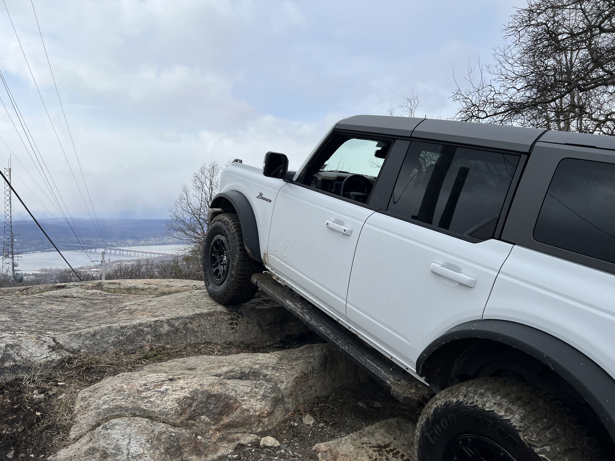 Ford Bronco Wildtrak Meets Mt. Beacon⛰ FBE82C1D-4F81-4685-9682-942013C230E7