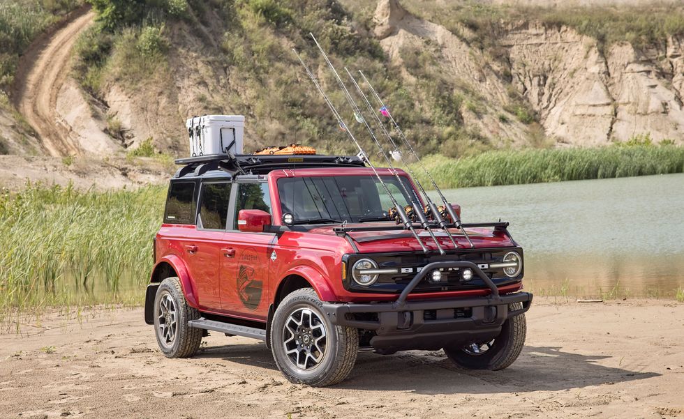 Ford Bronco Introducing the Bronco Four-Door Outer Banks Fishing Guide (Accessories) Concept 1597586885445