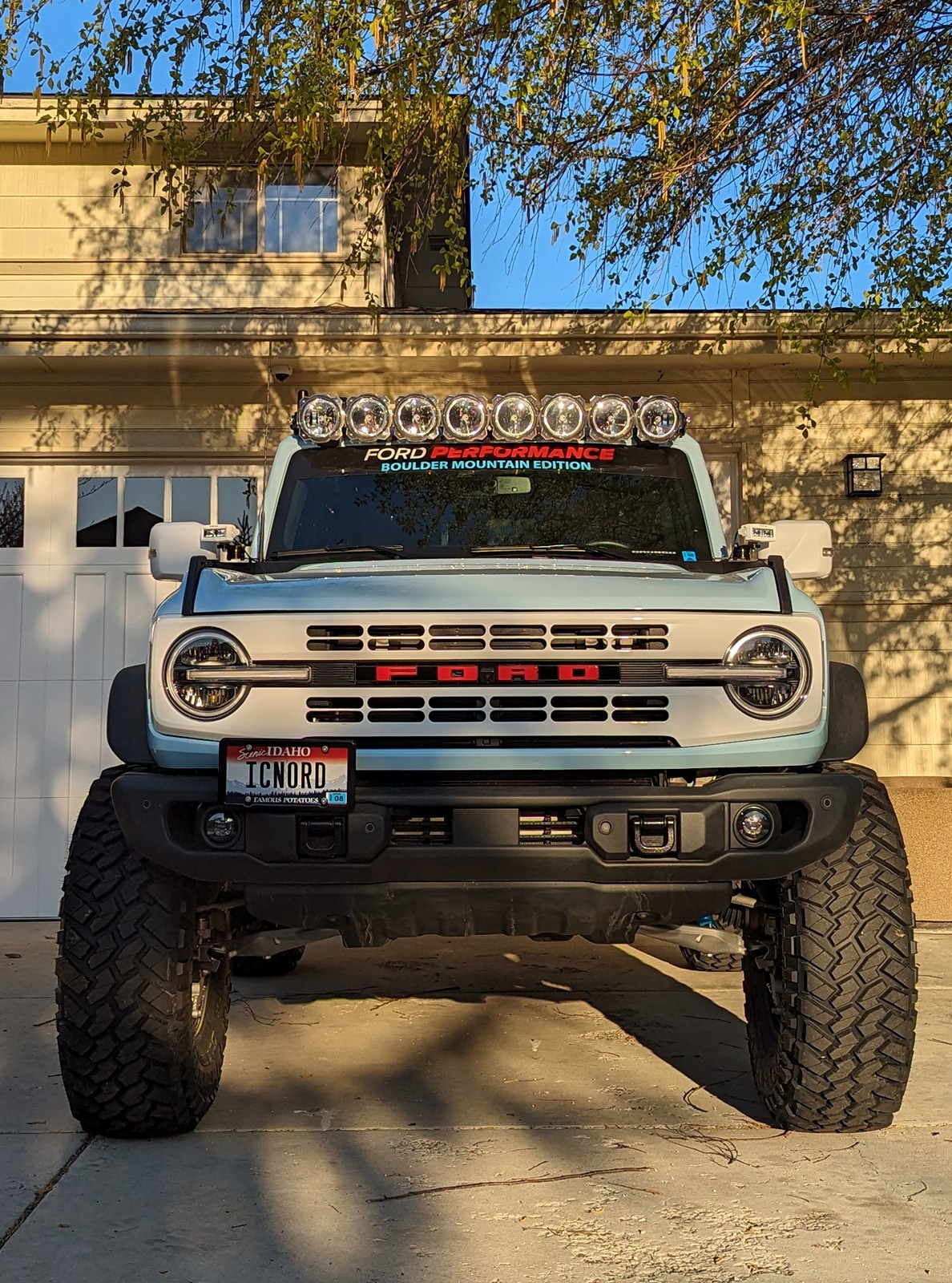 Ford Bronco Can anyone point me in the direction of some low-profile ditch lights? front shot 2