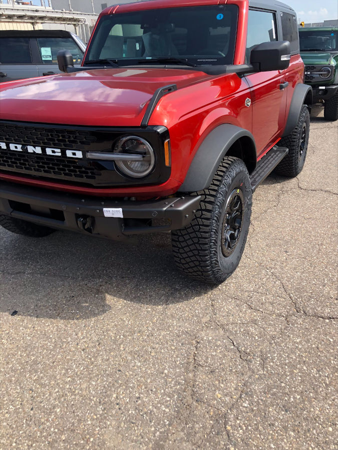 Ford Bronco HOT PEPPER RED Bronco Club Hot-Pepper-Red-2022-Bronco-4