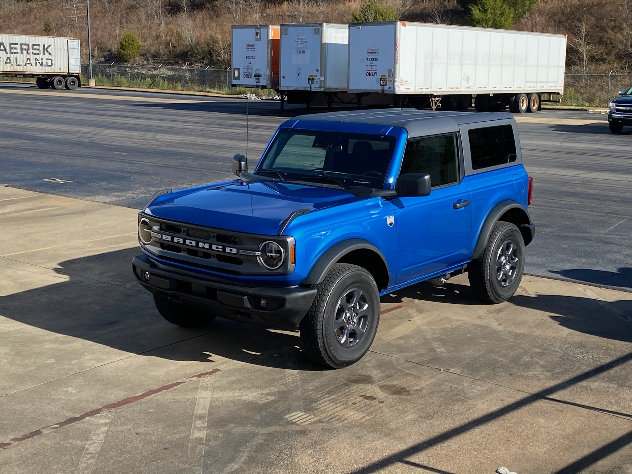 Ford Bronco VELOCITY BLUE Bronco Club IMG_1540(1)