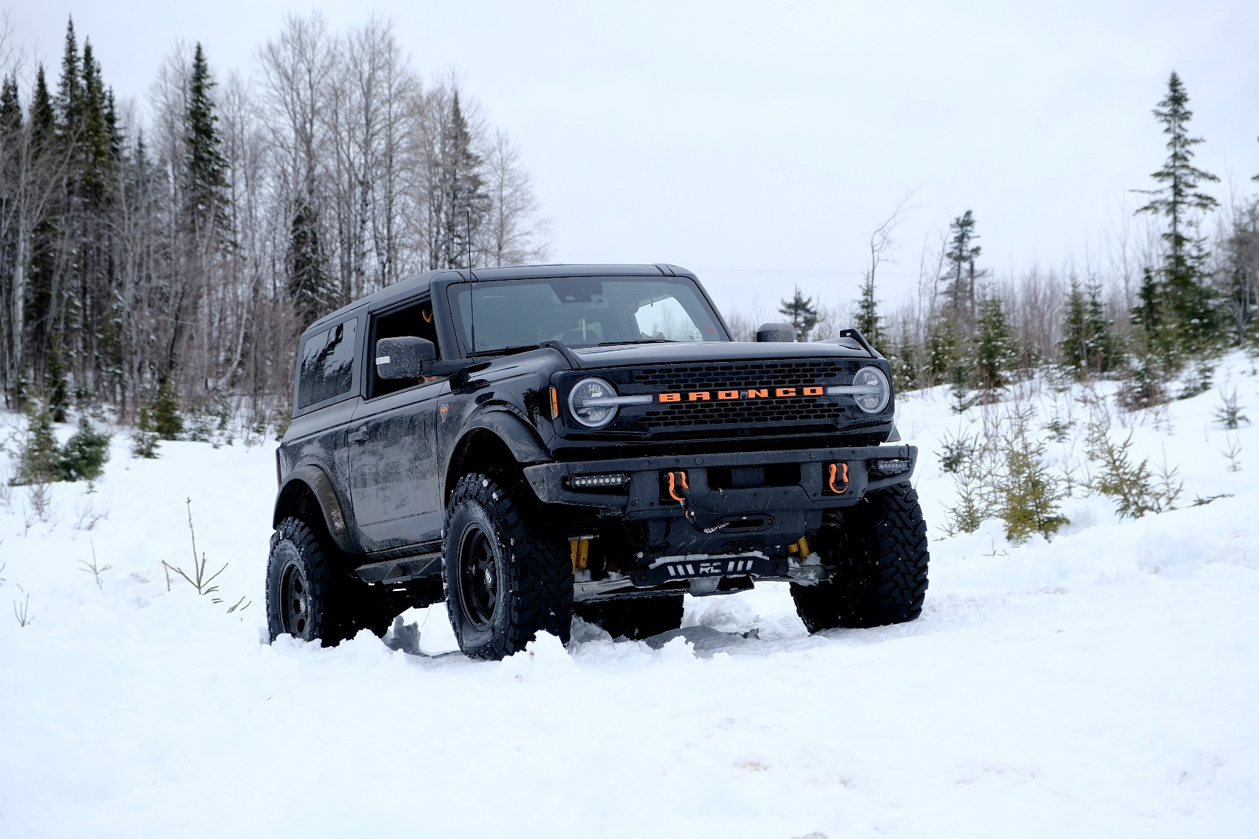 Ford Bronco Badlands on 37's Snow Wheeling with Jeeps (pic + video) IMG_20230318_205604_082
