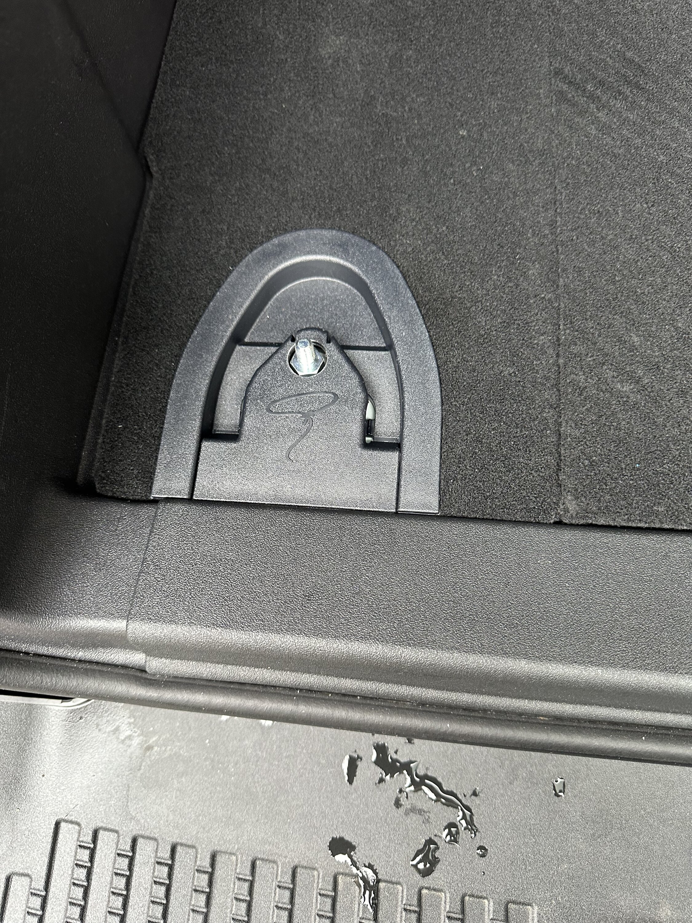 Ford Bronco Review & Pics: 2021 Bronco Cargo Area Security Drawer IMG_3384