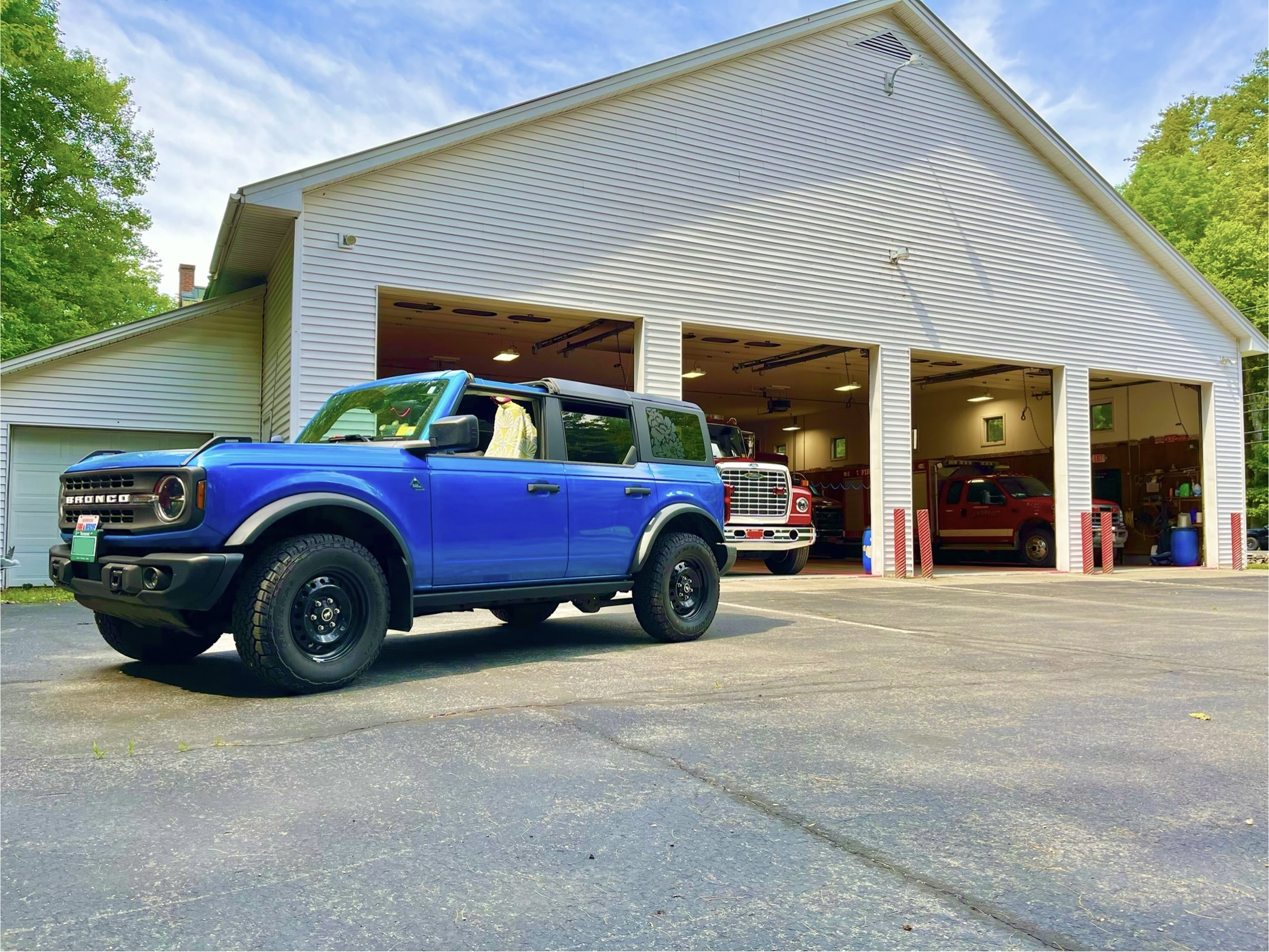 Ford Bronco VELOCITY BLUE Bronco Club IMG_4632