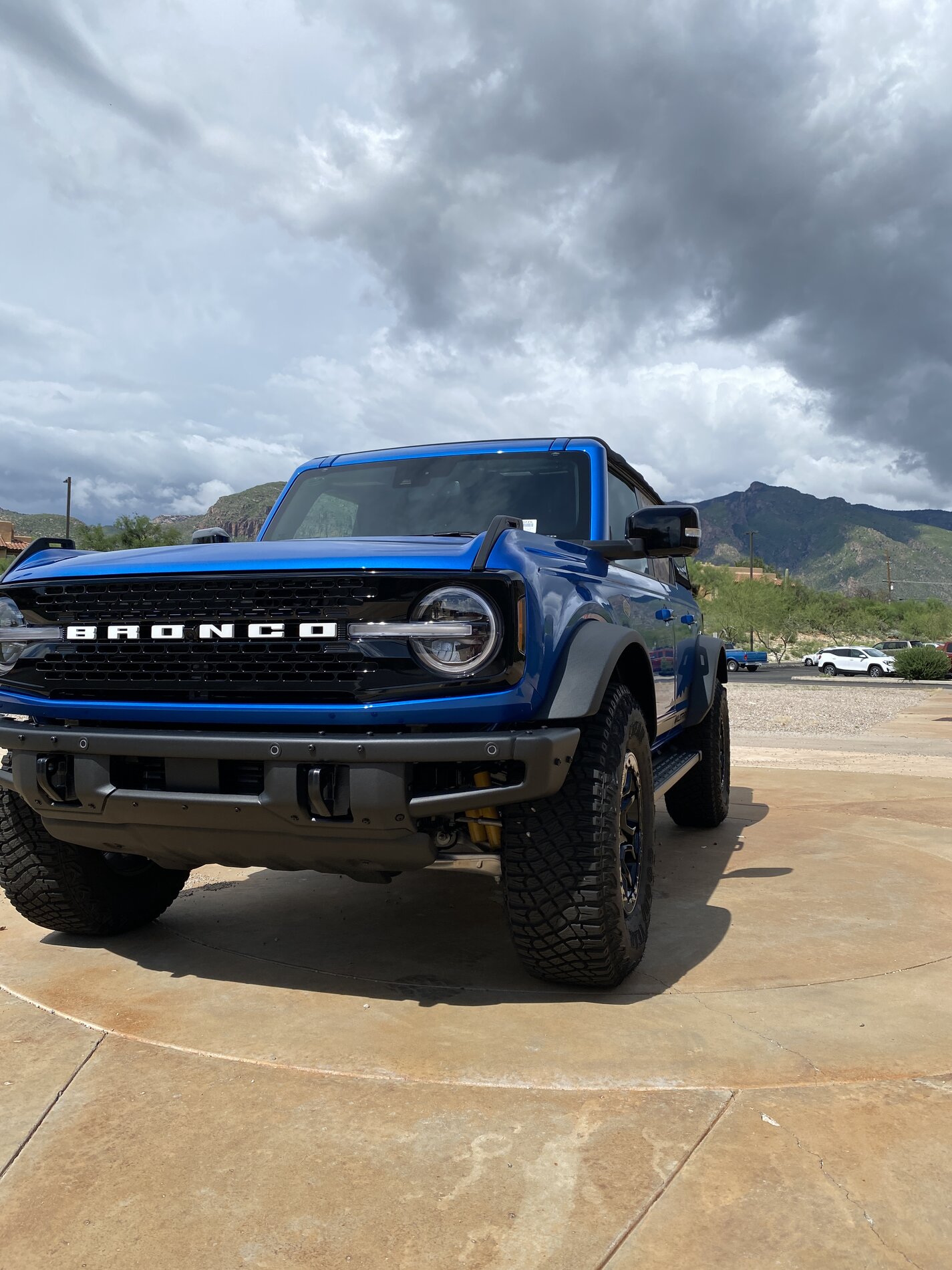 Ford Bronco VELOCITY BLUE Bronco Club IMG_0676