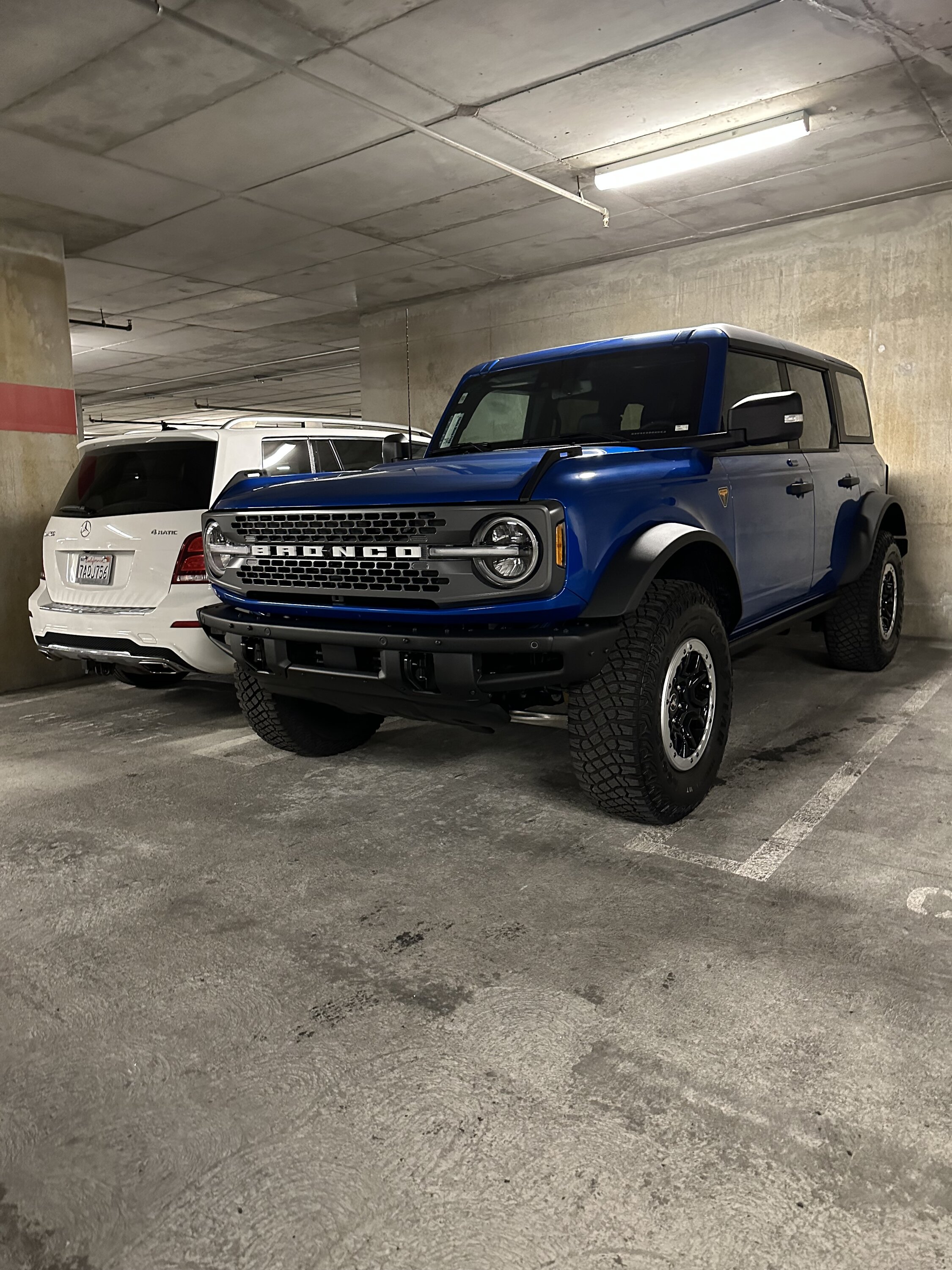 Ford Bronco VELOCITY BLUE Bronco Club IMG_6414