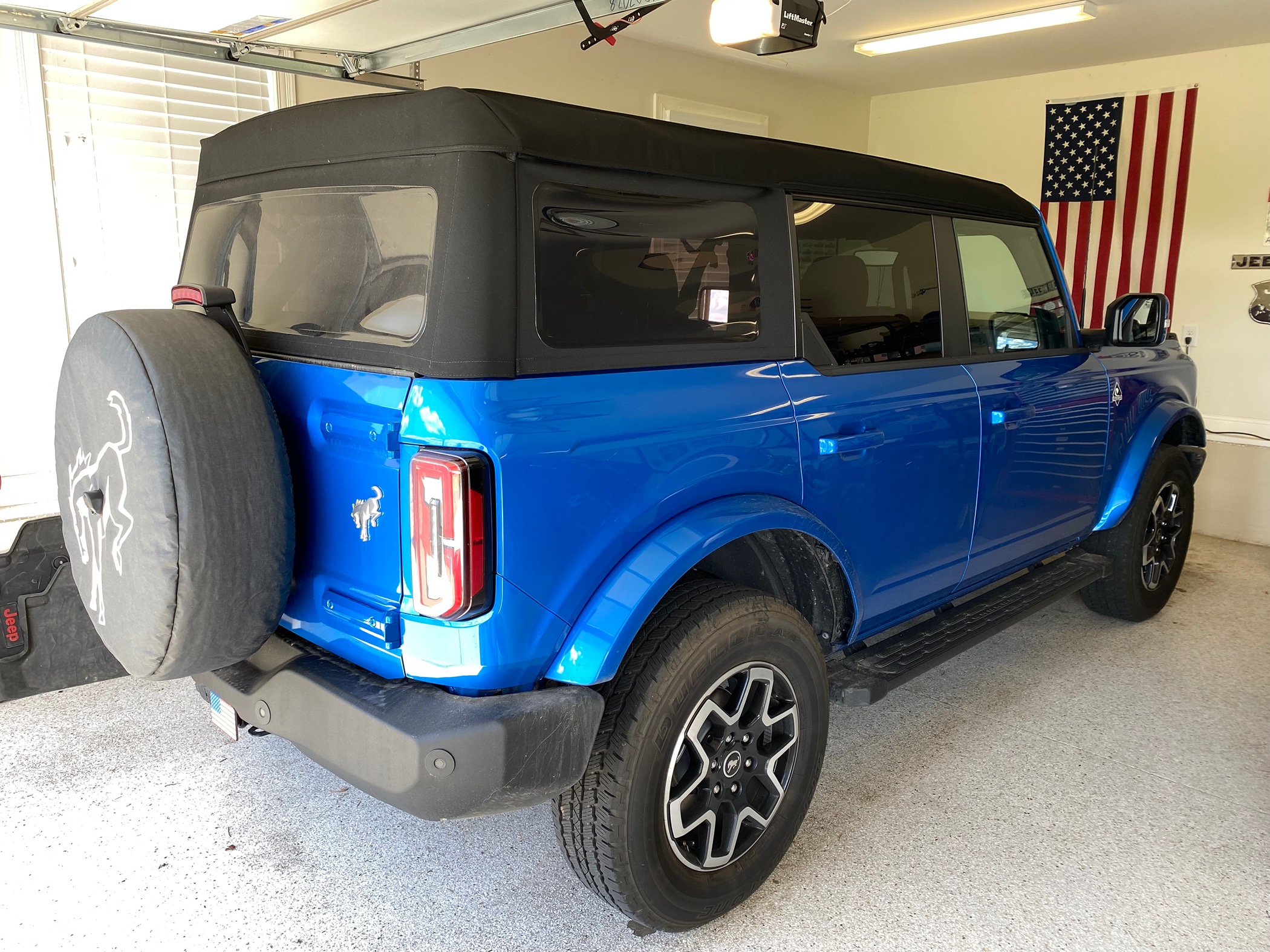 Ford Bronco VELOCITY BLUE Bronco Club IMG_7557
