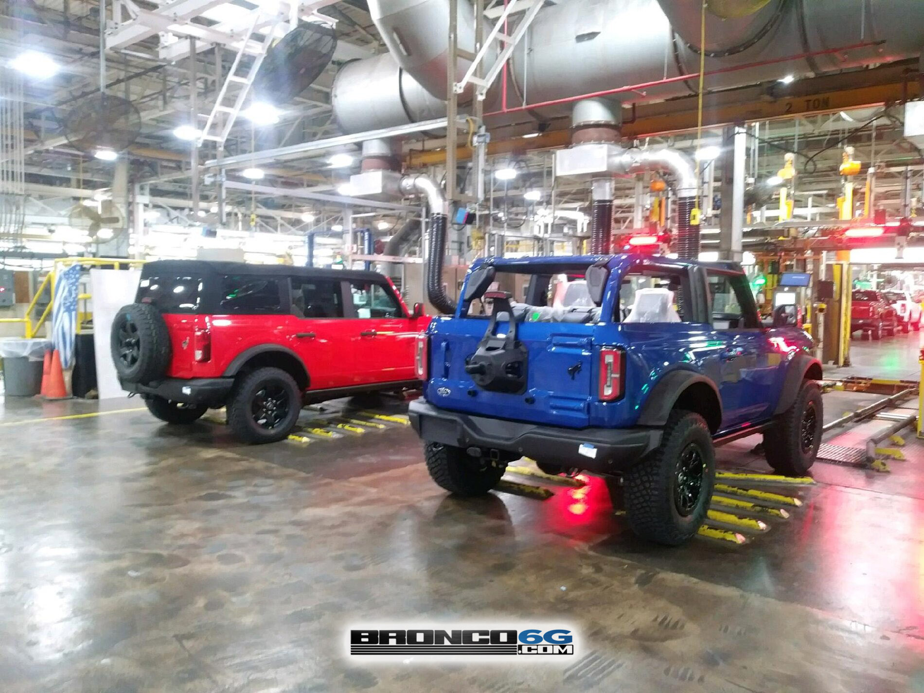 Ford Bronco Factory Pics: Lightning Blue Bronco First Edition + Race Red Black Diamond ? Lightning Blue Bronco First Edition Bronco 2-Door 2 copy