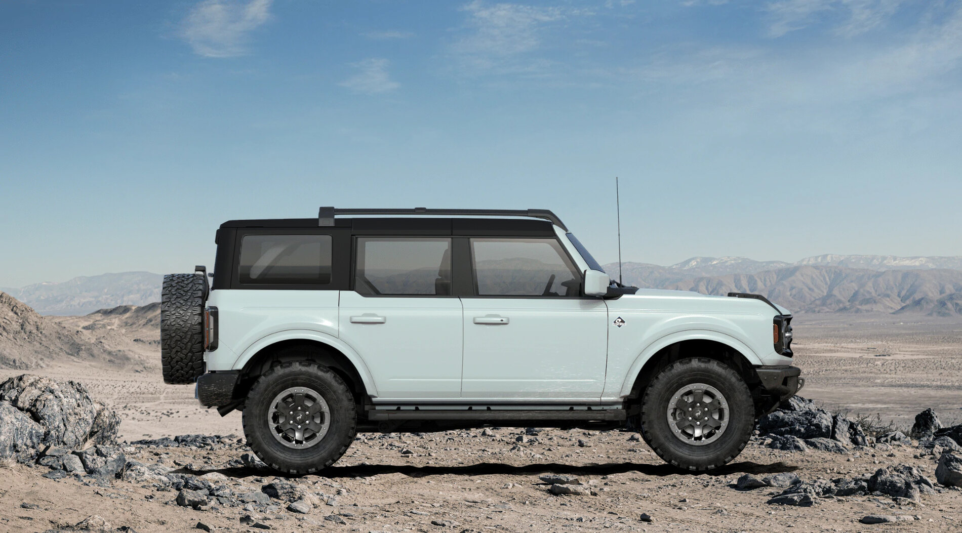 Ford Bronco Rendering: 2022 Boxwood Green and Cactus Gray OBX with 33s + white tops + shadow black tops OBX_SIDE_33_CG_SB