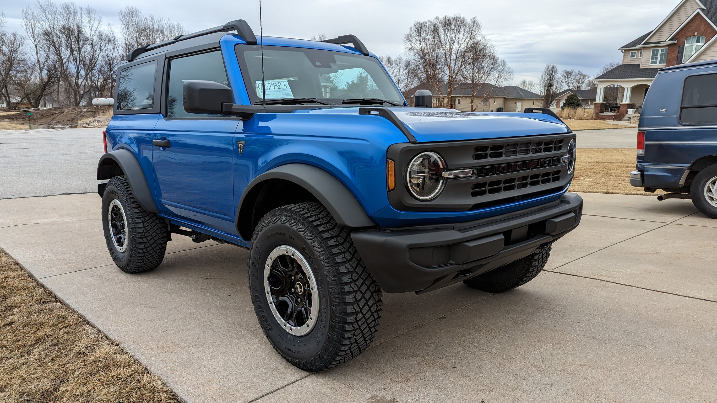 Ford Bronco VELOCITY BLUE Bronco Club PXL_20230228_183338046
