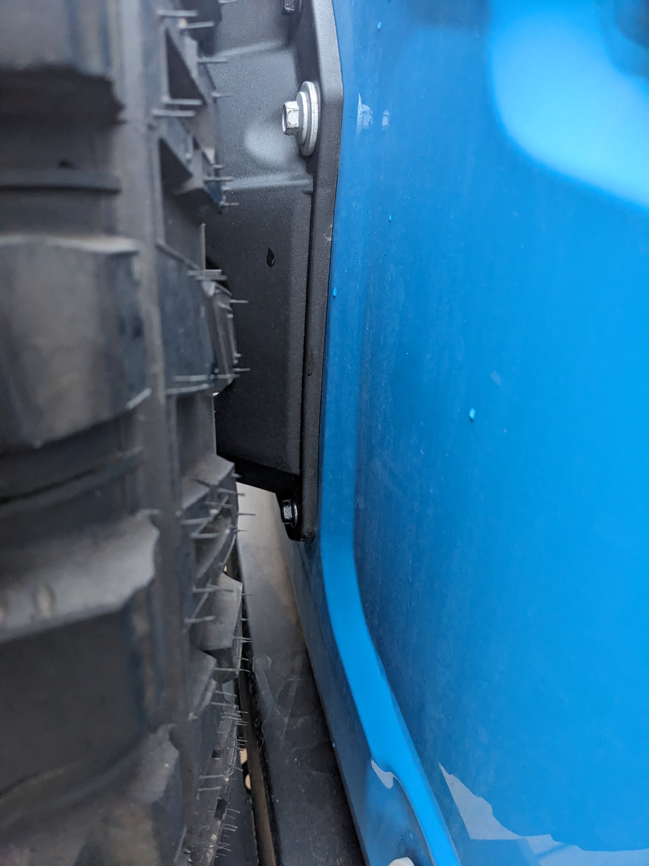 Ford Bronco Cracks in OEM spare carrier PXL_20240125_134507042