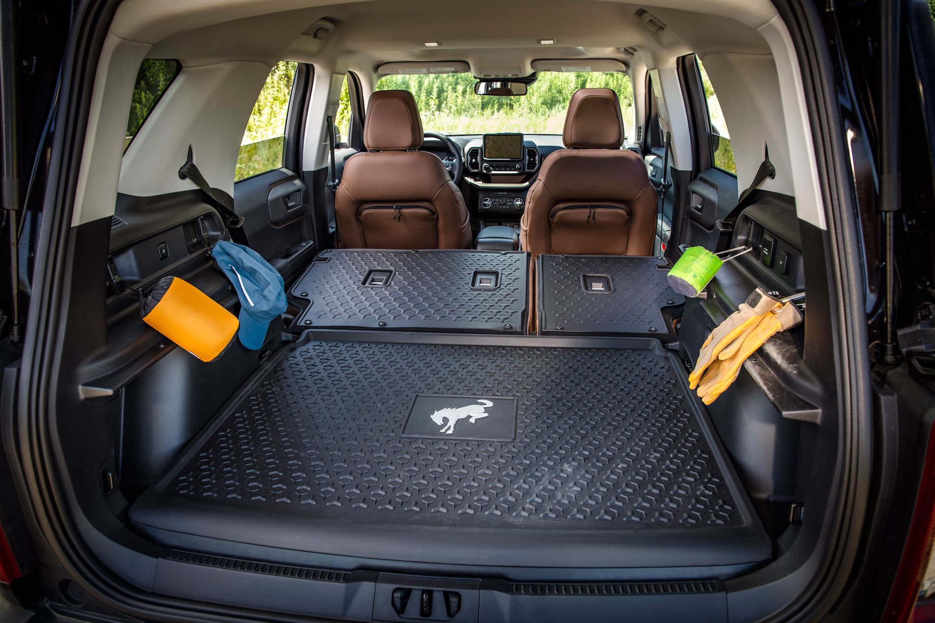 ronco-sport-interior-fold-down-flat-rear-seats-jpg.jpg