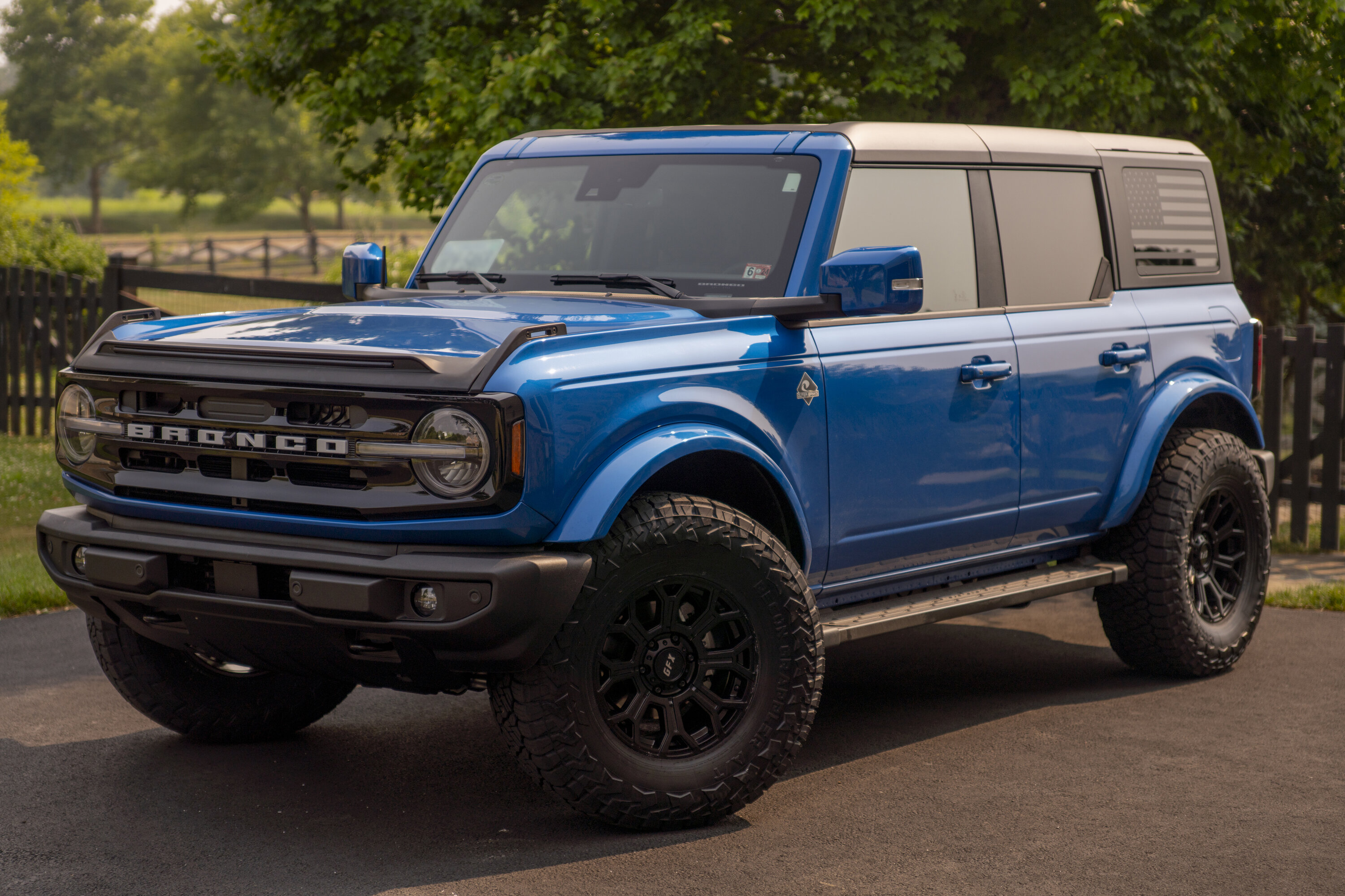 Ford Bronco VELOCITY BLUE Bronco Club SRP06230Bronco_2023