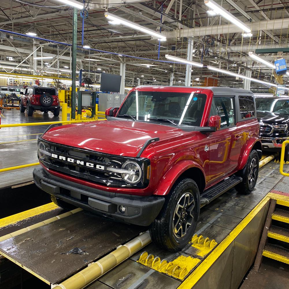 Ford Bronco Post Your Bronco Production Line Pics! (From Ford Emails Starting Today) 251624895_3190405691188739_6417071076176752085_n