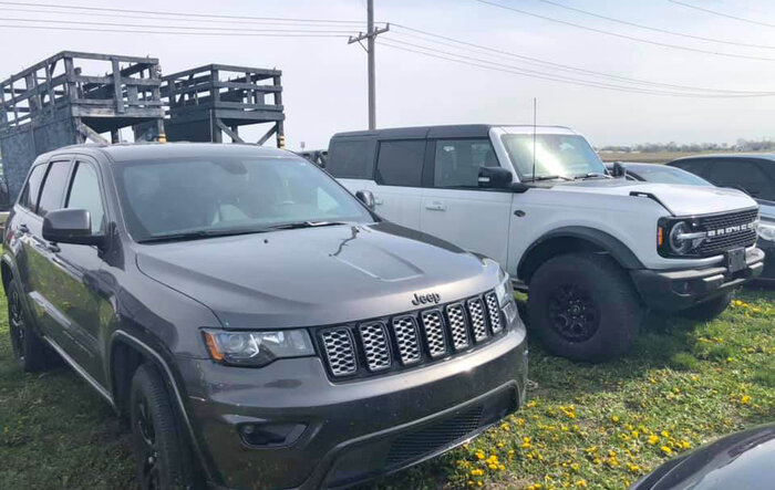 Size / height of Bronco Wildtrak 4-door compared to Jeep Grand Cherokee