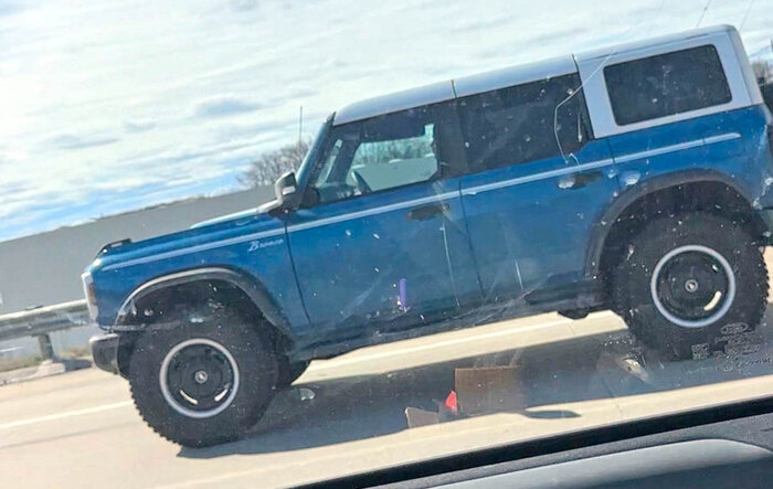 2025 Bronco Peak Blue color spotted?!