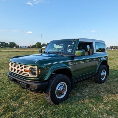 THIS is how Ford should have done the Bronco Heritage Edition