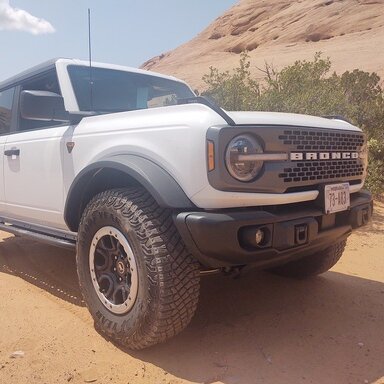 Yet Another Jeep Comparison -- 2023 Bronco Badlands vs. 2022 Wrangler ...