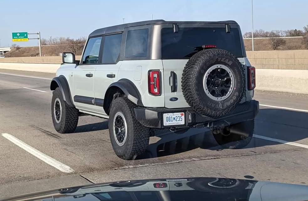 📷: Spotted Air Designs Fender Flares & Door Moldings on 4-door Big Bend ...