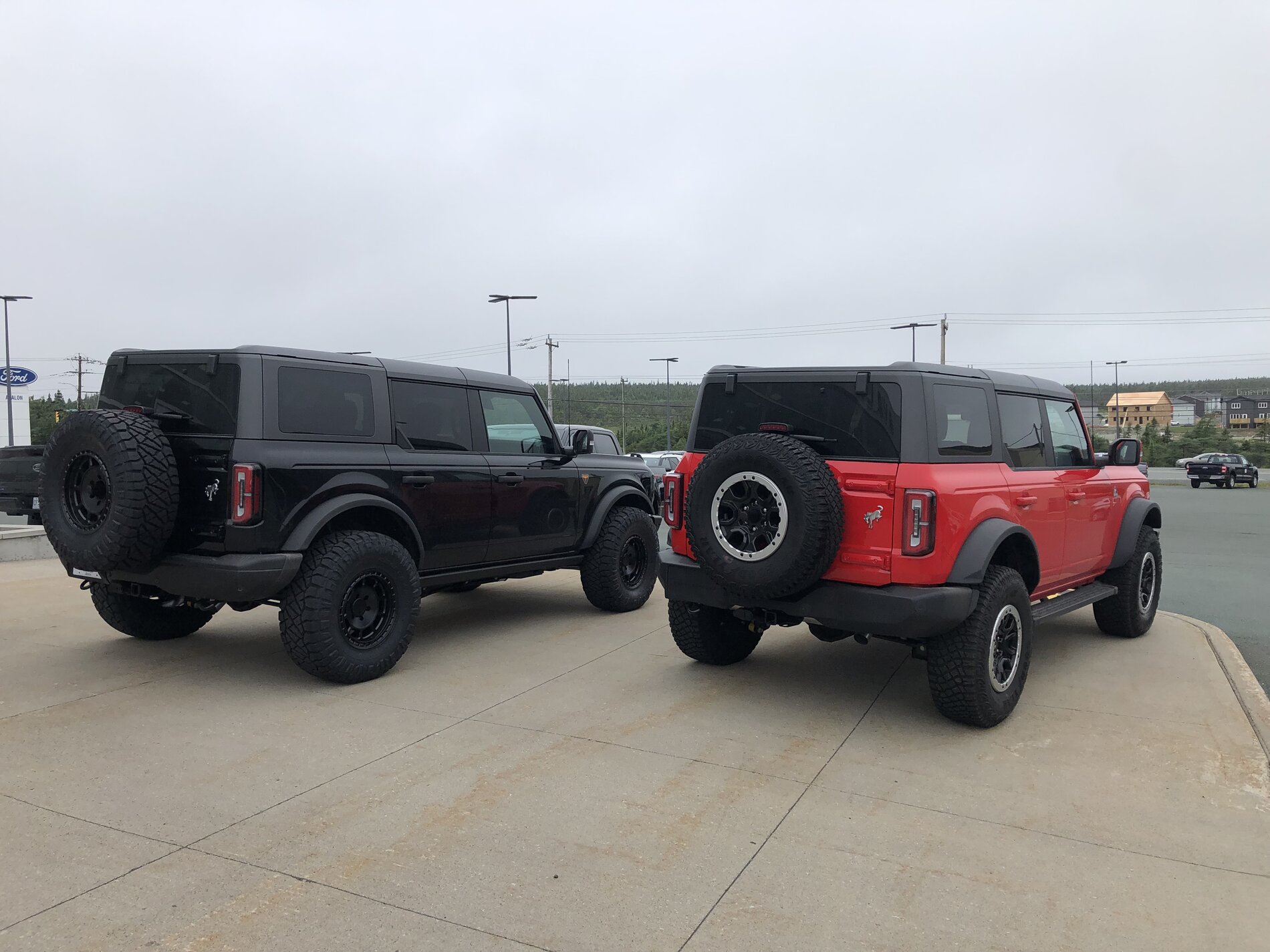 Pics: My Non-Sasquatch Bronco Badlands with 35’s vs... Sasquatch Outer