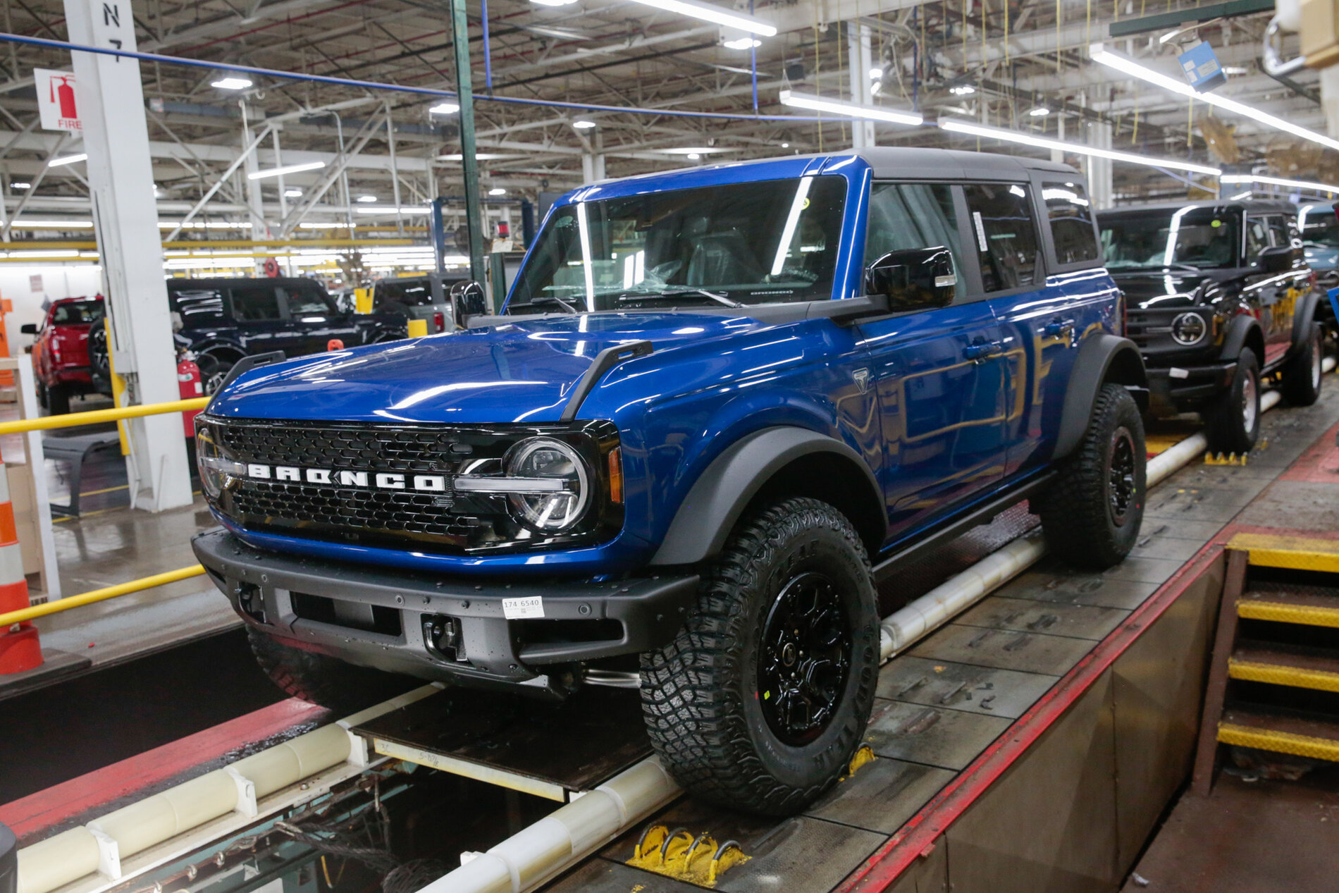 Two mighty fine Bronco cleaners - Chemical Guys VRP and Lucas Slick Mist   Bronco6G - 2021+ Ford Bronco & Bronco Raptor Forum, News, Blog & Owners  Community