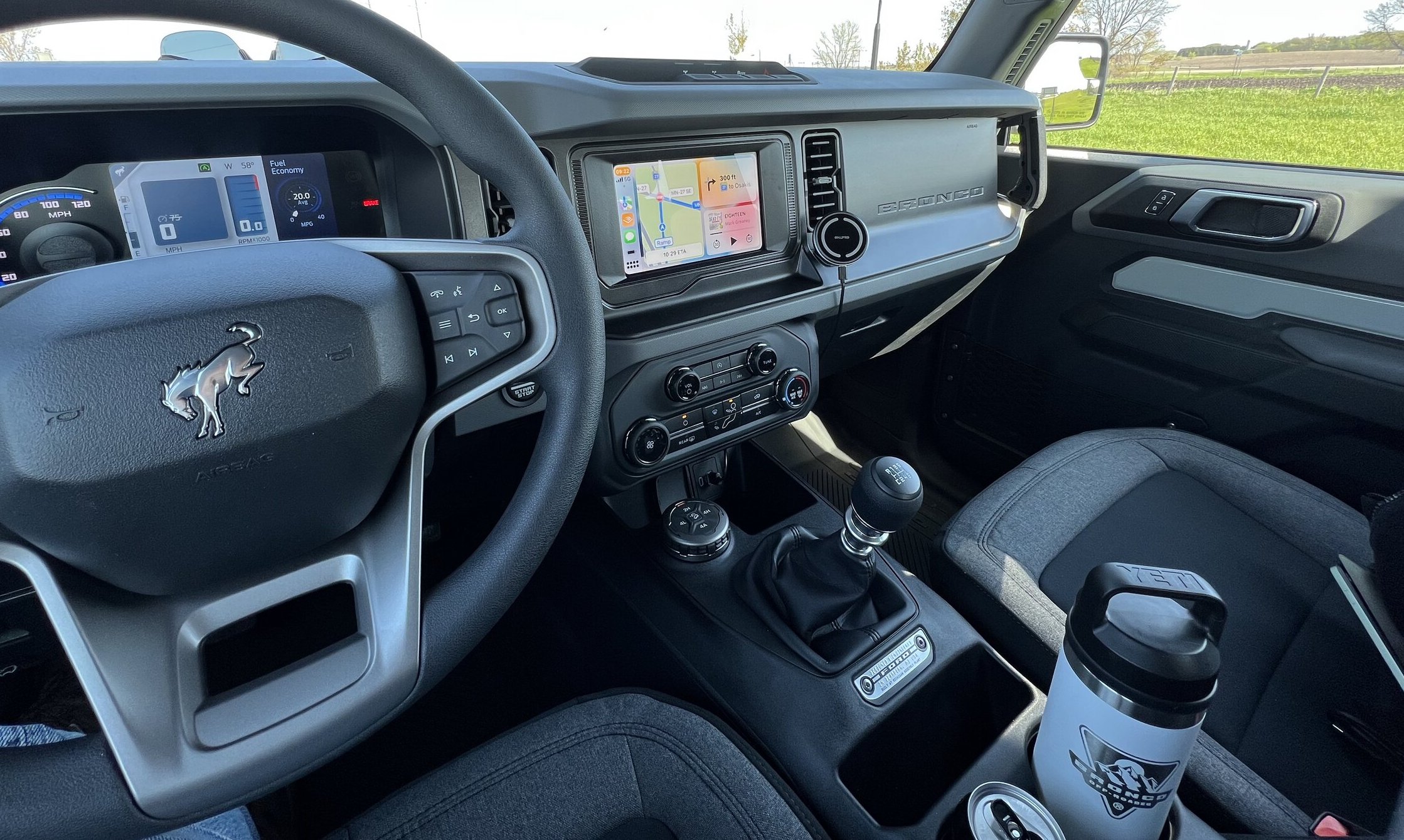 Manual seats no problem for the vertically challenged short drivers   Bronco6G - 2021+ Ford Bronco & Bronco Raptor Forum, News, Blog & Owners  Community