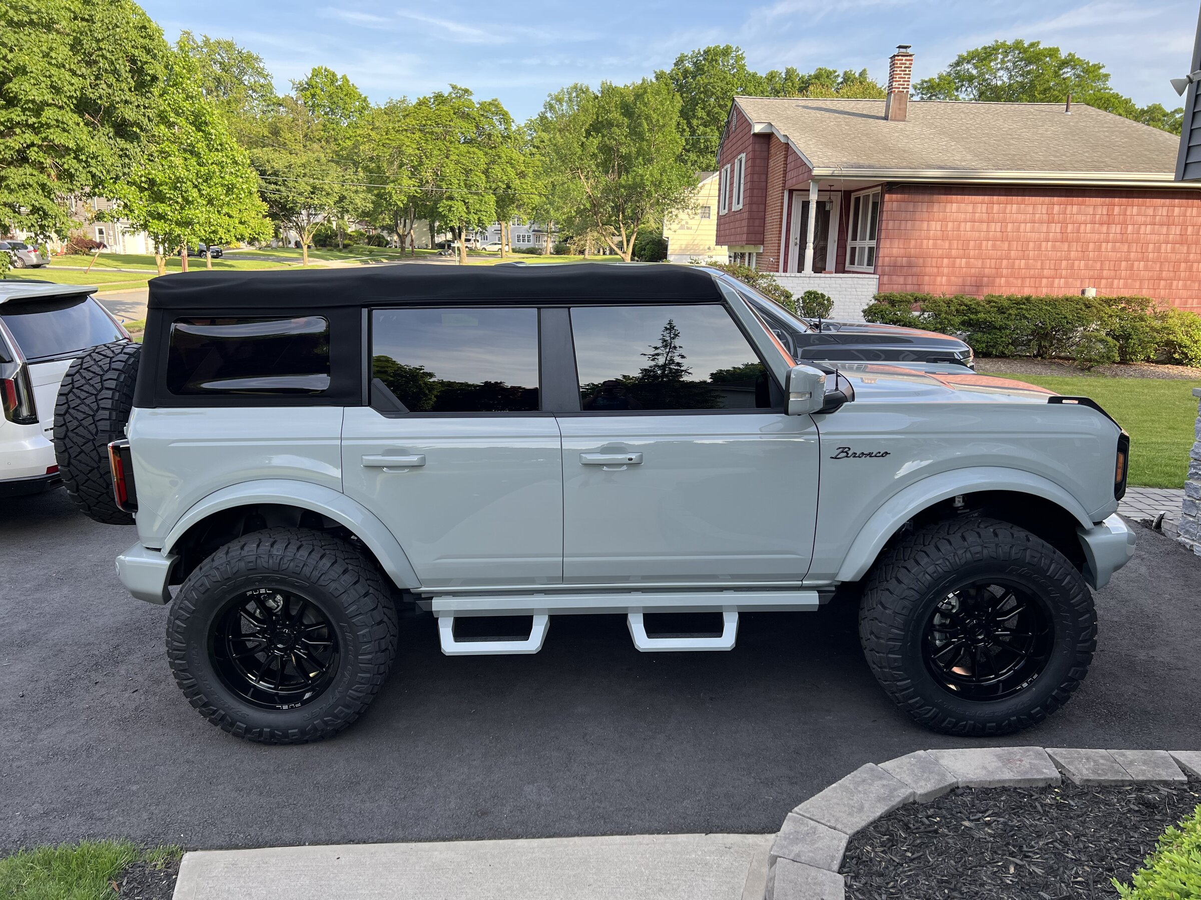 freezey00 - Cactus Gray OB Build w/ painted Sasquatch fenders, side ...