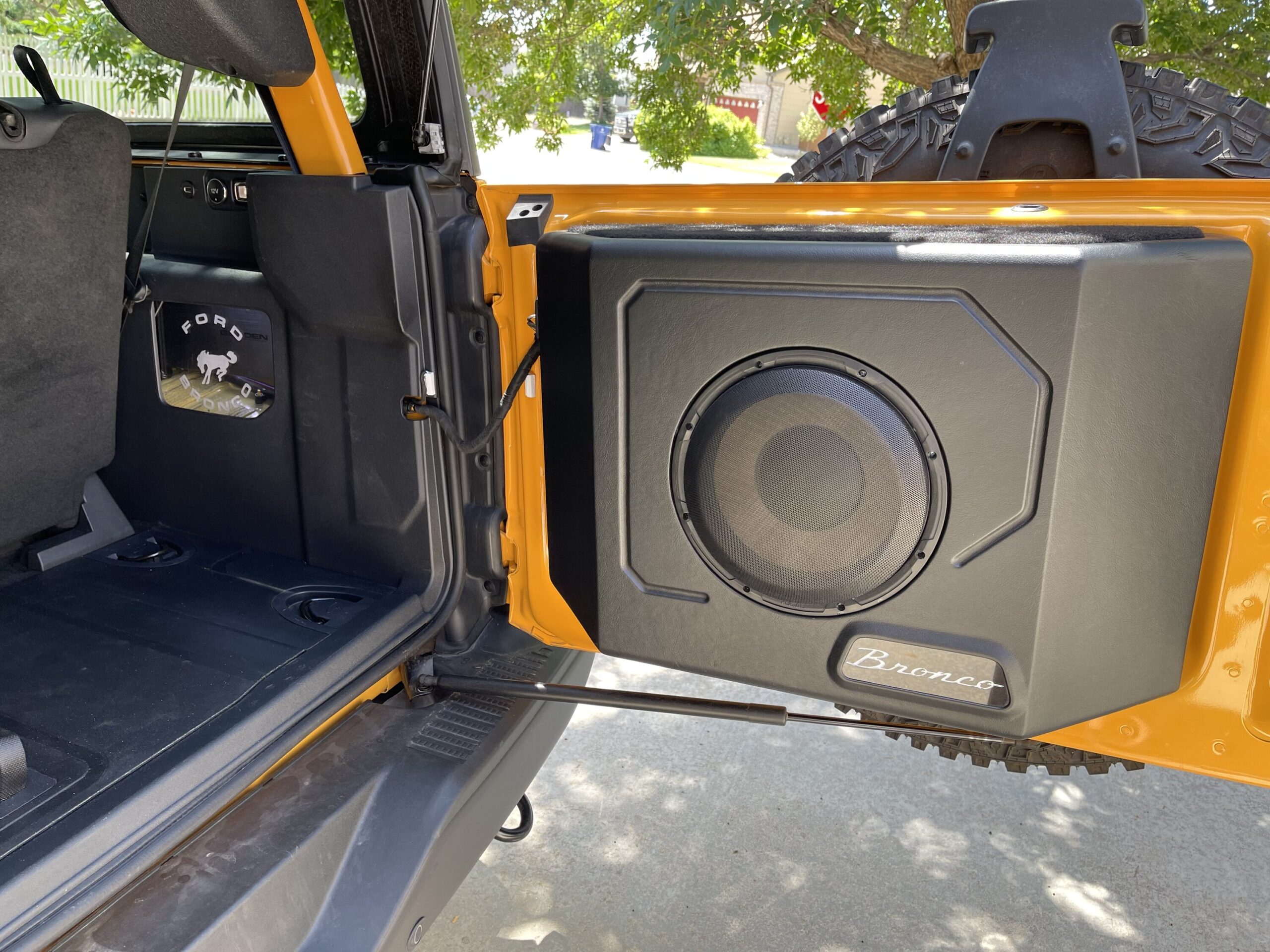 Full B&O System Rip And Replace Audio Build In 2 Door Badlands ...