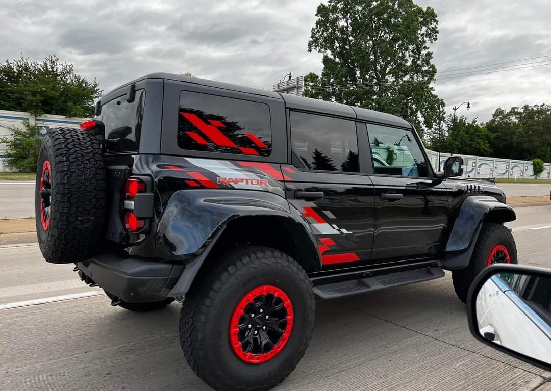 2024 Bronco Raptor spotted with new graphic decals Page 2 Bronco6G