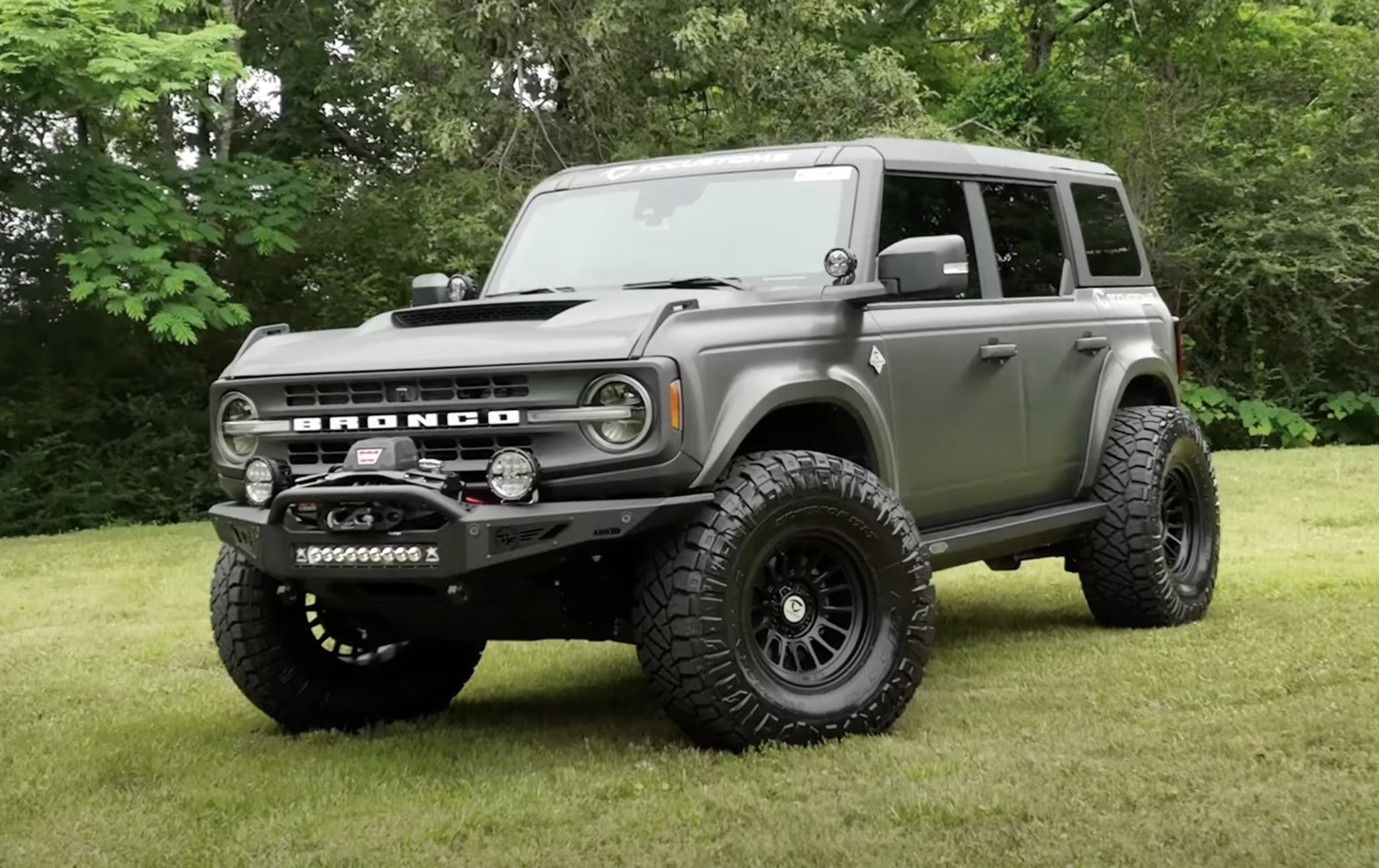 Town & Country Mitchell Watts' Bronco v2.0 gets new wrap and ADV ...