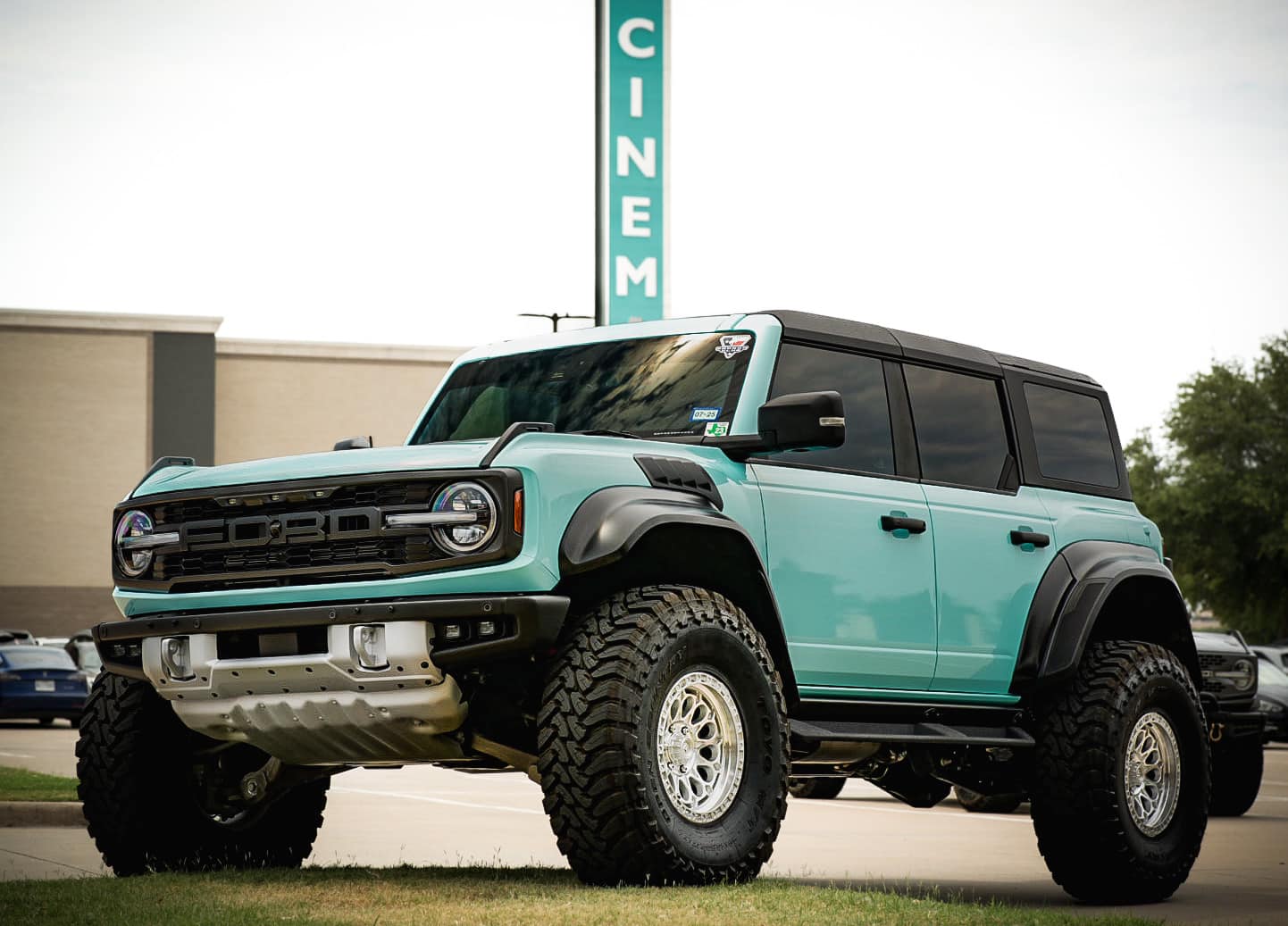 Wrapped Bronco Raptor on 40s (Gloss Metal Hawaii Mint) | Bronco6G 